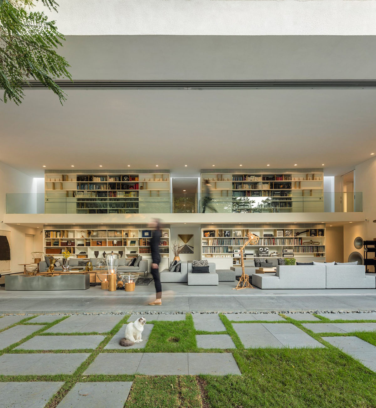 Studio MK27 Expands Gama Issa House In São Paulo