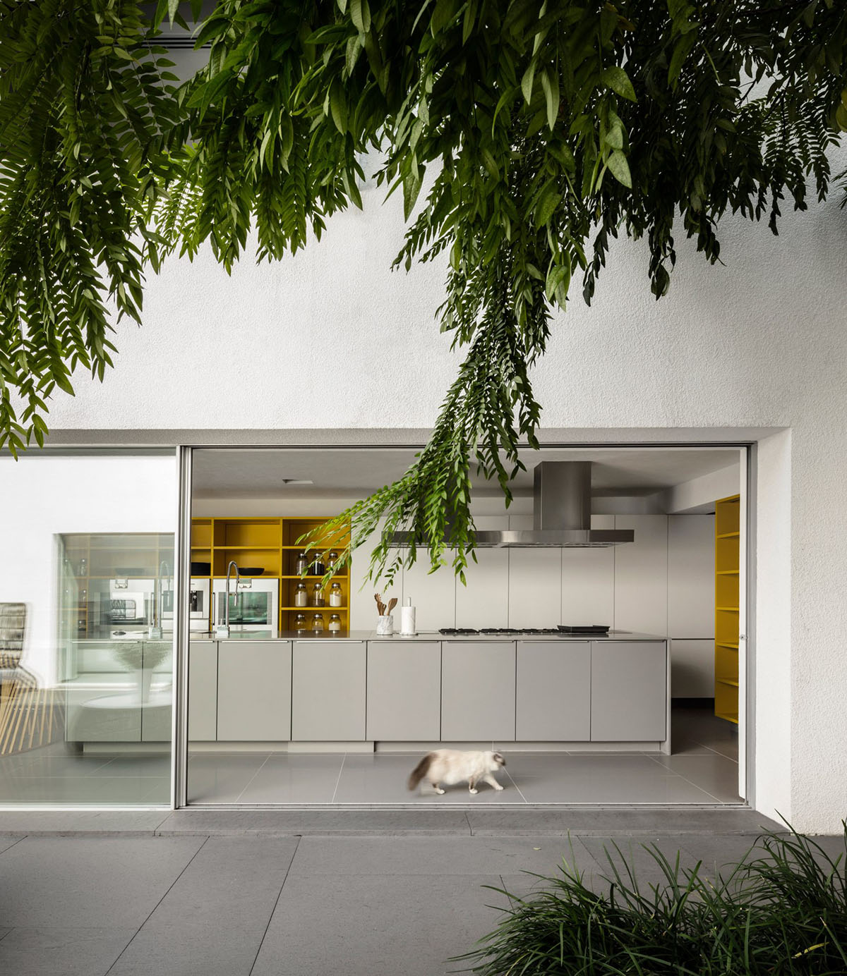 Studio MK27 Expands Gama Issa House In São Paulo