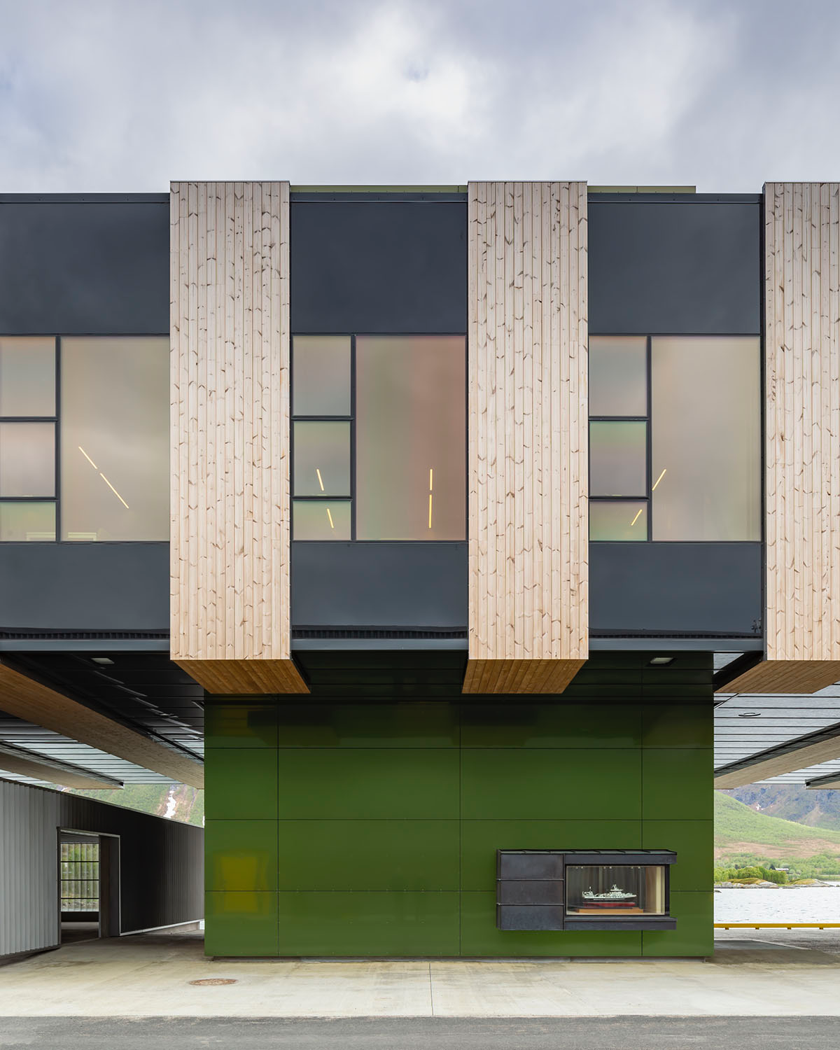 Sn&oslash;hetta Completes New Fishing Facility With Colorful Volumes In Northern Norway