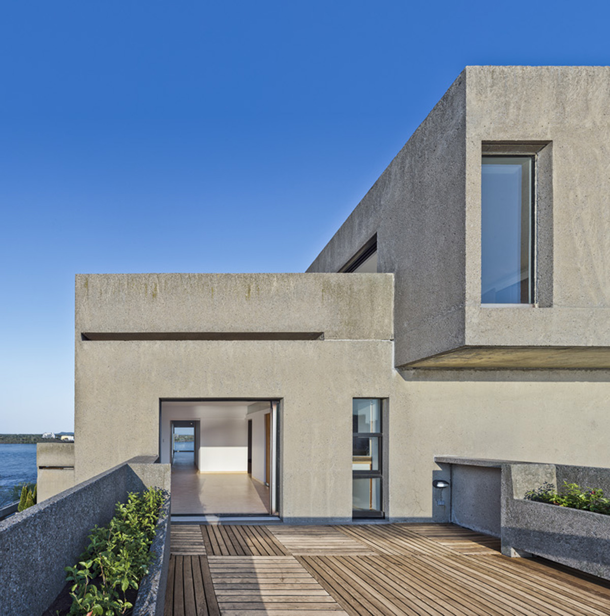 Safdie Architects Completely Renovates Safdie's Personal Unit At Habitat 67