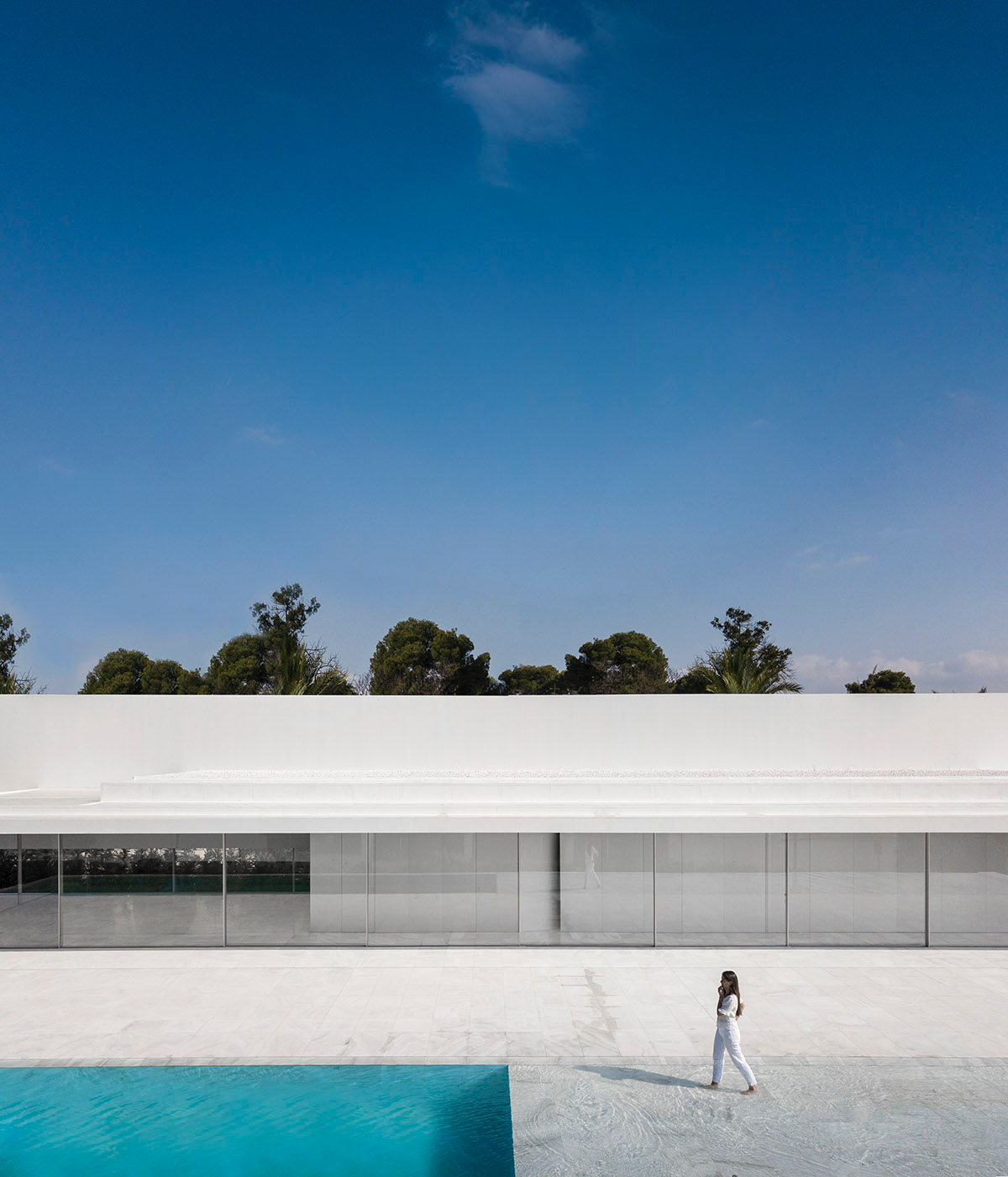 Fran Silvestre Arquitectos Completes Hofmann House With Extruded Roof In Valencia