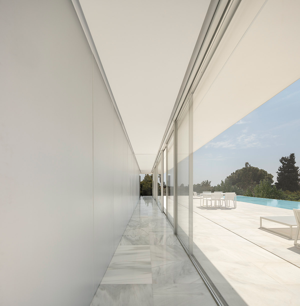 Fran Silvestre Arquitectos Completes Hofmann House With Extruded Roof In Valencia