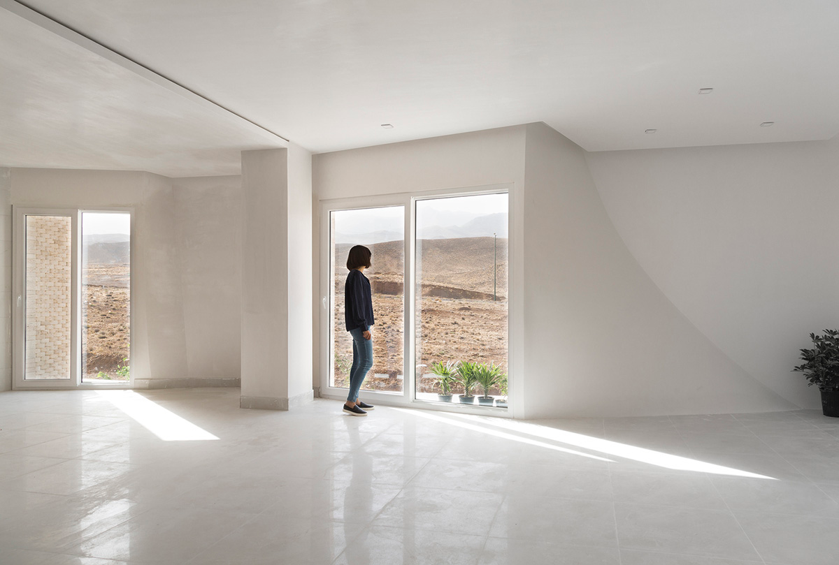 CAAT Studio Creates Spatial Variations Of Stone On The Facade Of This Iranian Residential Building