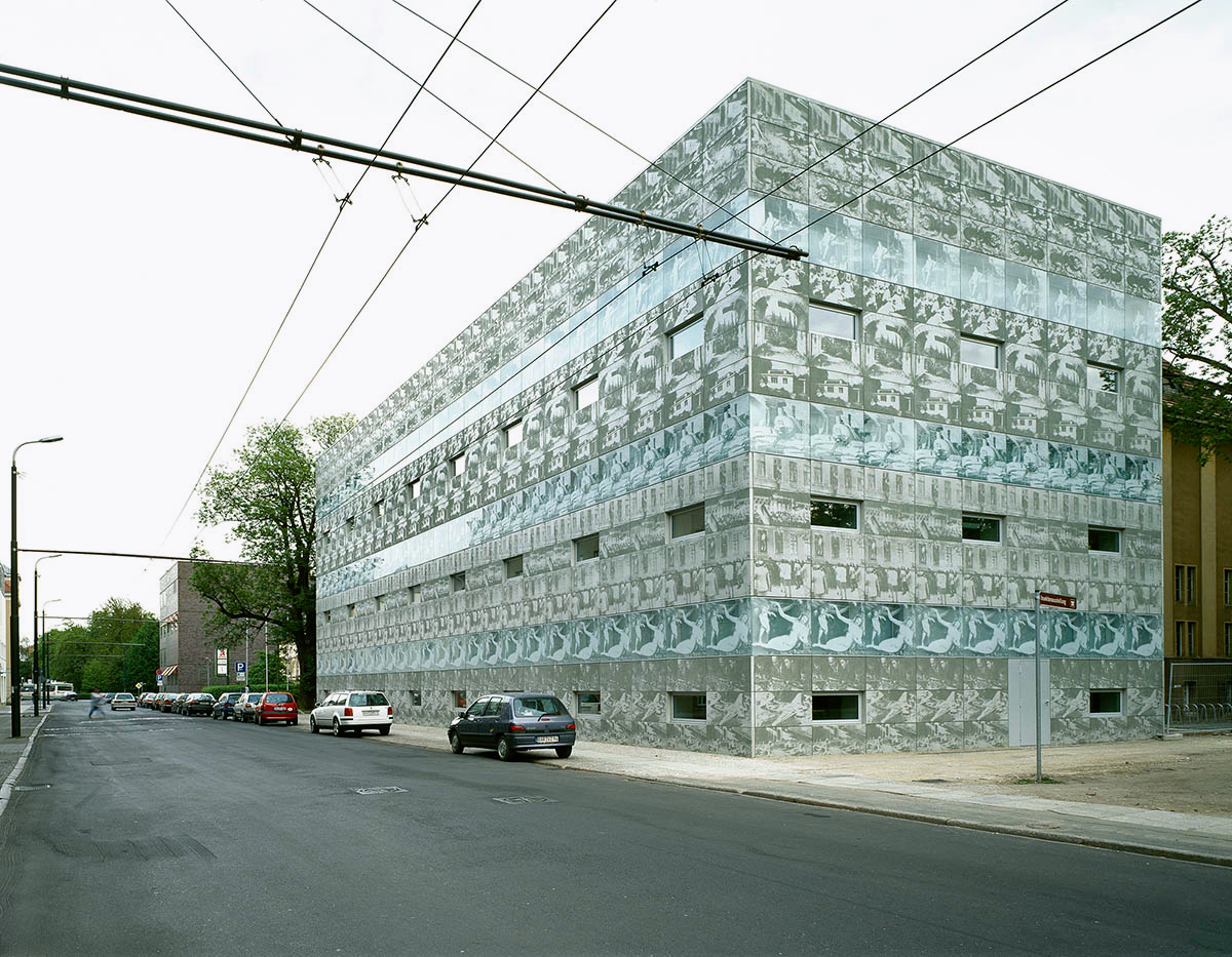 Herzog & de Meuron makes major donation to MoMA