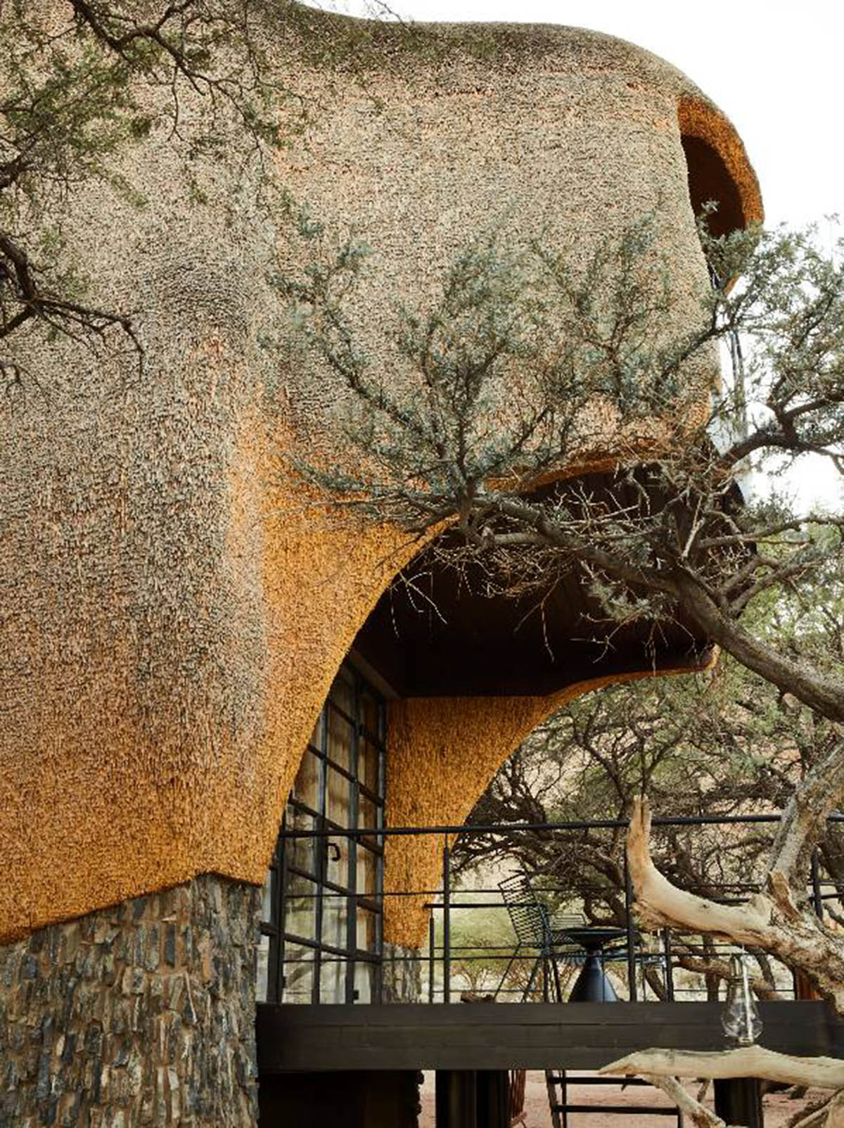 Porky Hefer's first secluded house was built from organic materials in the Namib Desert