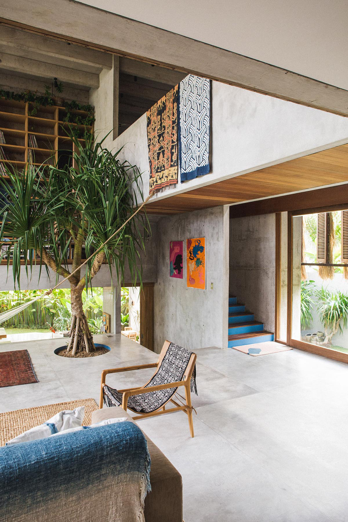 Bali Architect Interior バリ 建築 インテリア This Brutalist Tropical House In Bali Completely Takes The