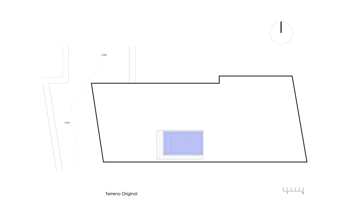 Garrido Lizarraga Arquitectos' white-coloured family house is enriched with cylindrical volumes