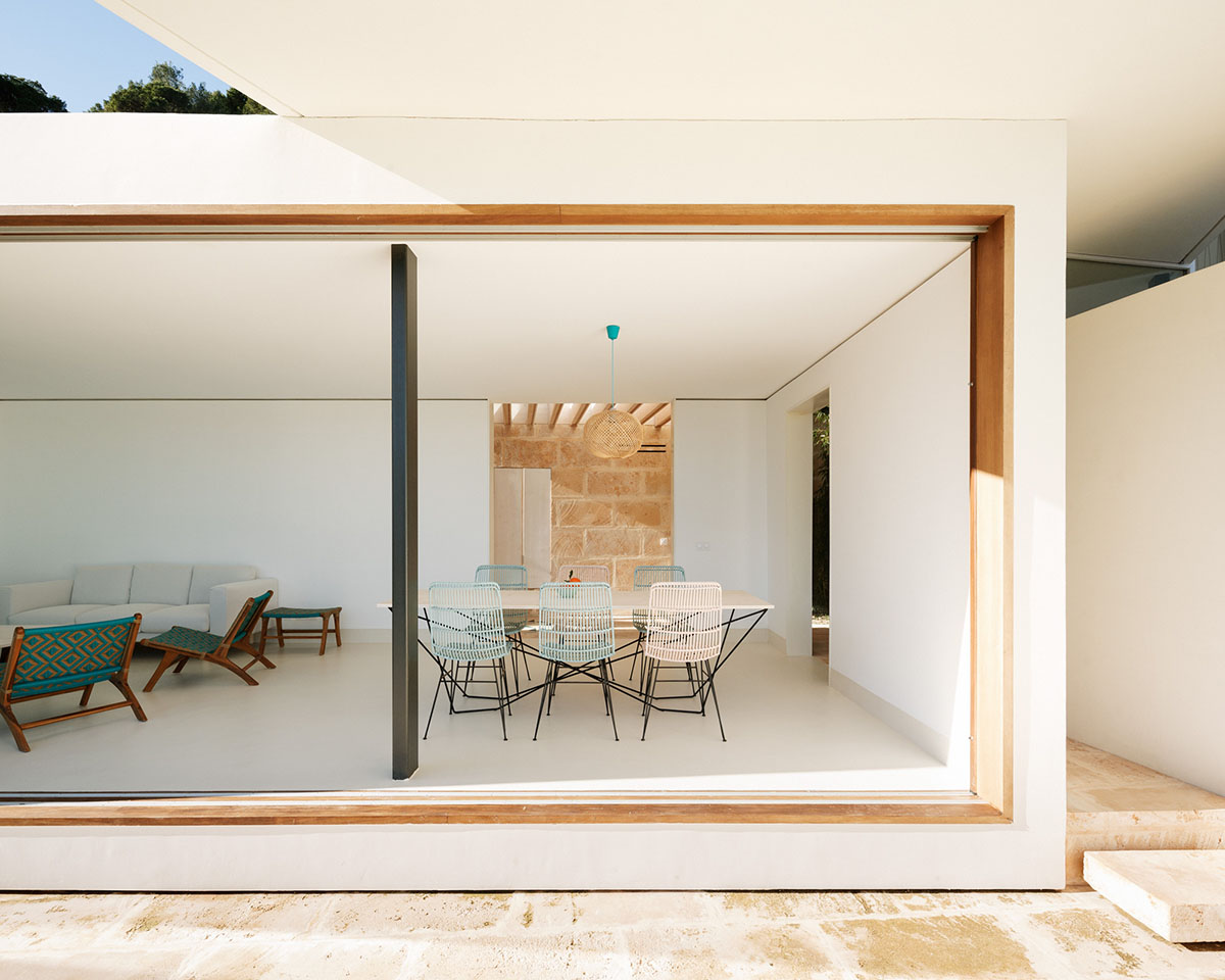 Caballero Colon Architects' house features protruding volumes giving different views to Canyamel Bay