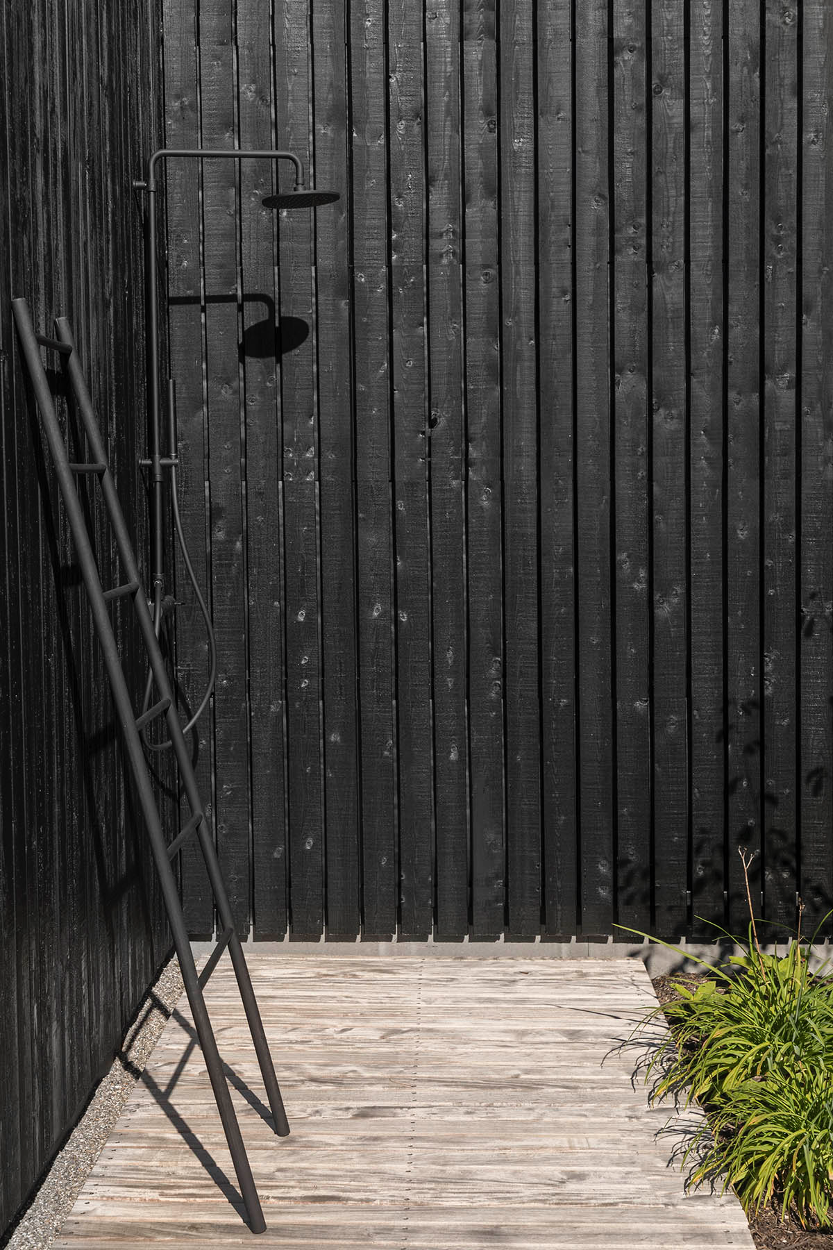 Chris Collaris and i29 built this tiny holiday home to adapt living spaces to all panoramas in nature