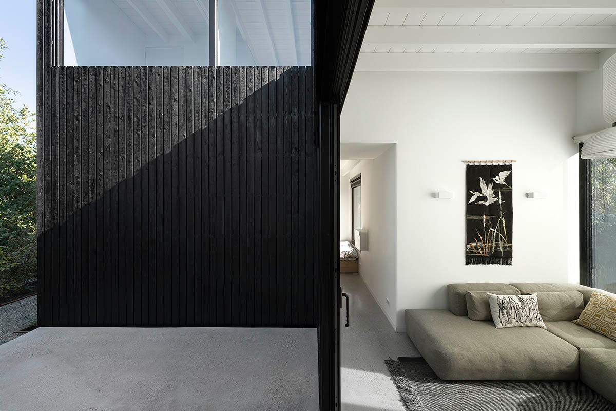 Chris Collaris and i29 built this tiny holiday home to adapt living spaces to all panoramas in nature