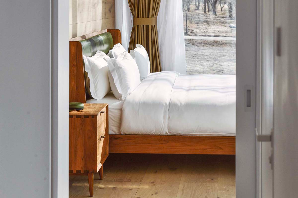 STUDIO QI built a boutique hotel with airy structures in an isolated oasis of Ningxia