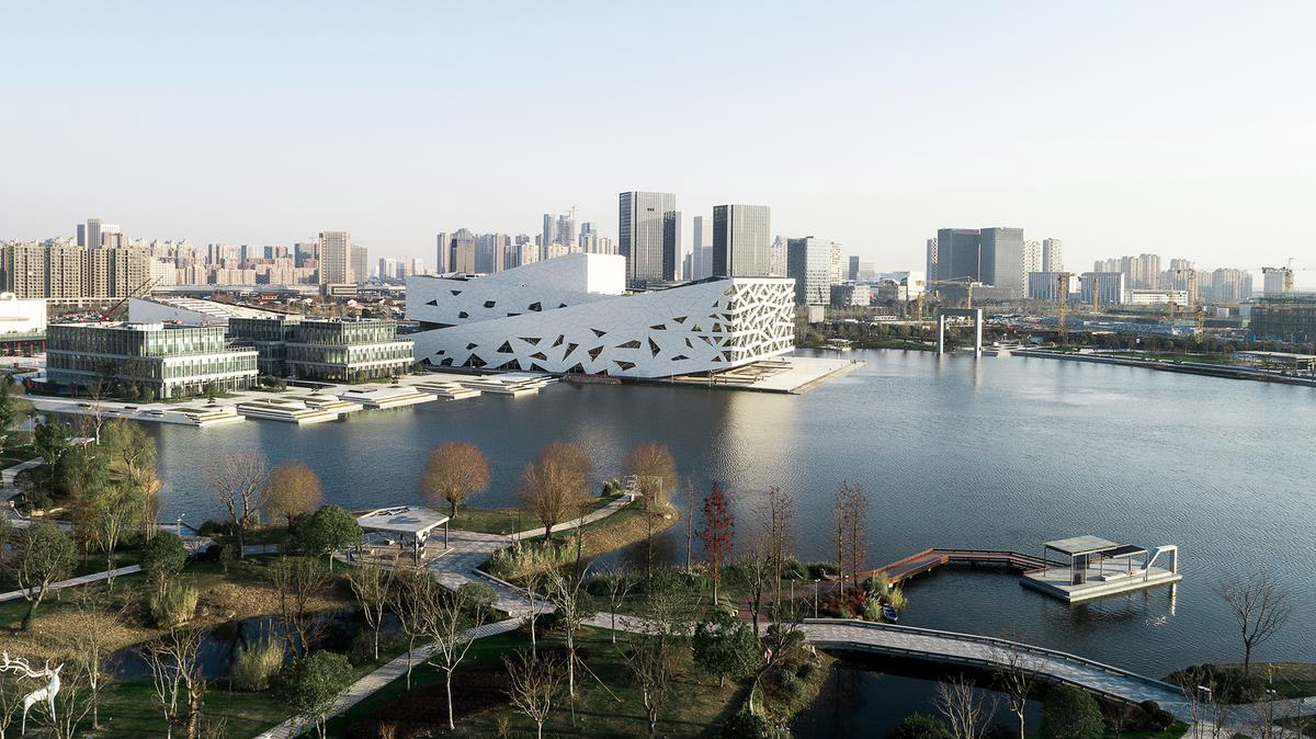 Henning Larsen Architects completes opera house featuring ice cracking elements on fa&ccedil;ade in Yuhang