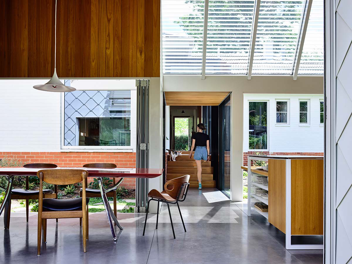 Austin Maynard Architects extends existing post-war Canberra house with two shingle-clad pavilions