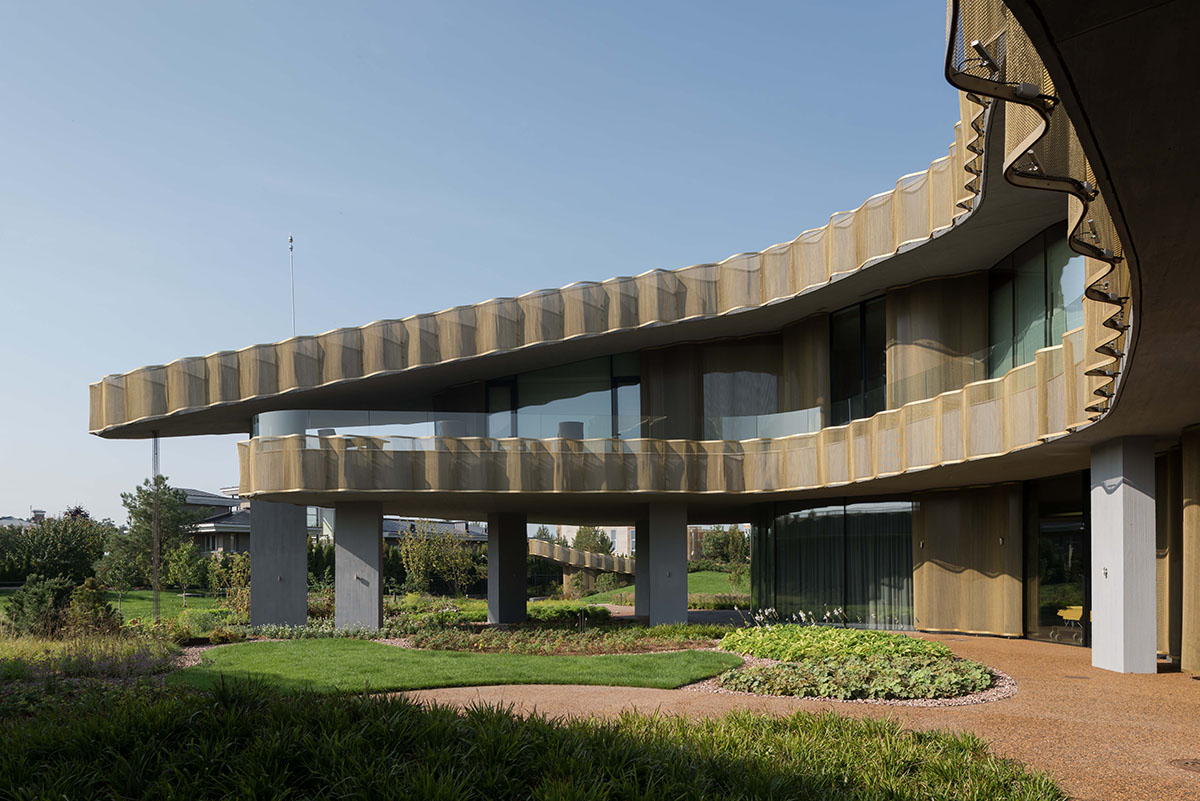 J. Mayer. H built this flower-shaped residence as a camouflage from the environment in near Moscow