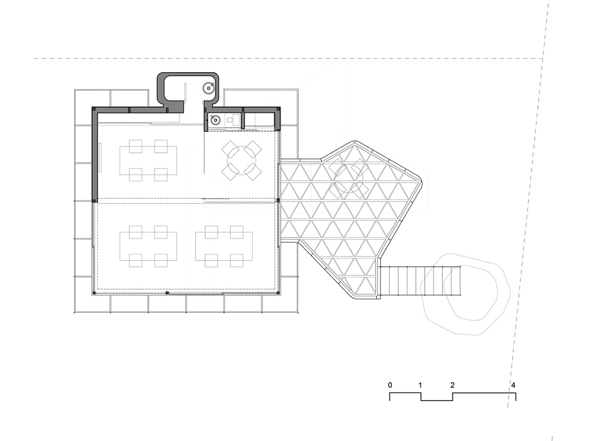 This black metal tree house by Paschetta Cavallero Arquitectos disappears between the treetops
