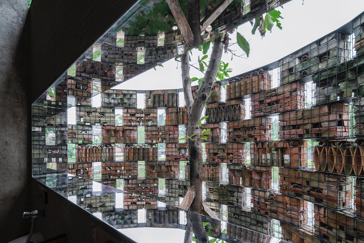 Public toilets have been elaborated in new aesthetic by Atelier cnS in Zuzhai village