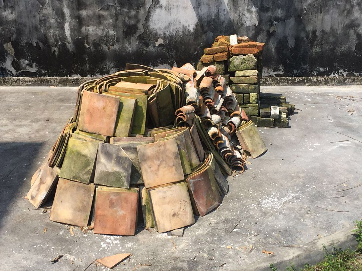 Public toilets have been elaborated in new aesthetic by Atelier cnS in Zuzhai village