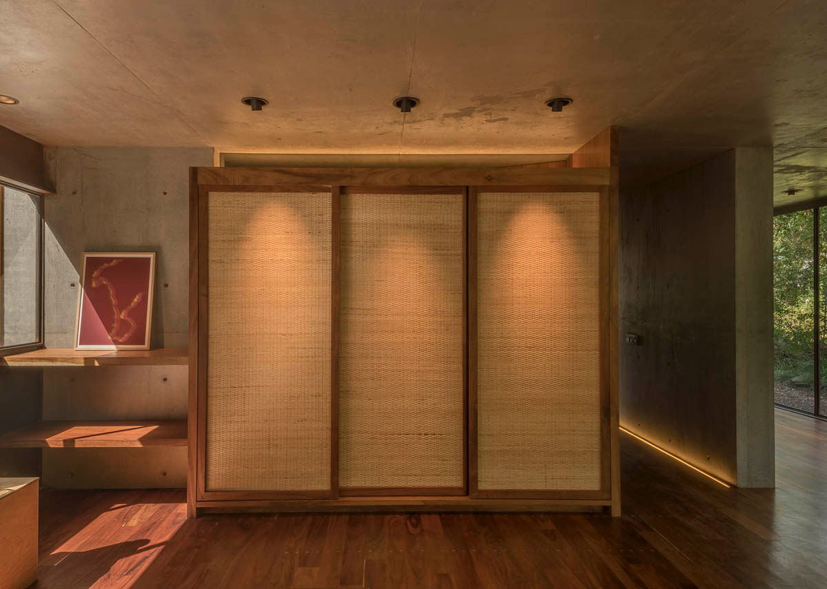 Triangular and faceted green terraces provide generous open spaces for this residence by Vertebral