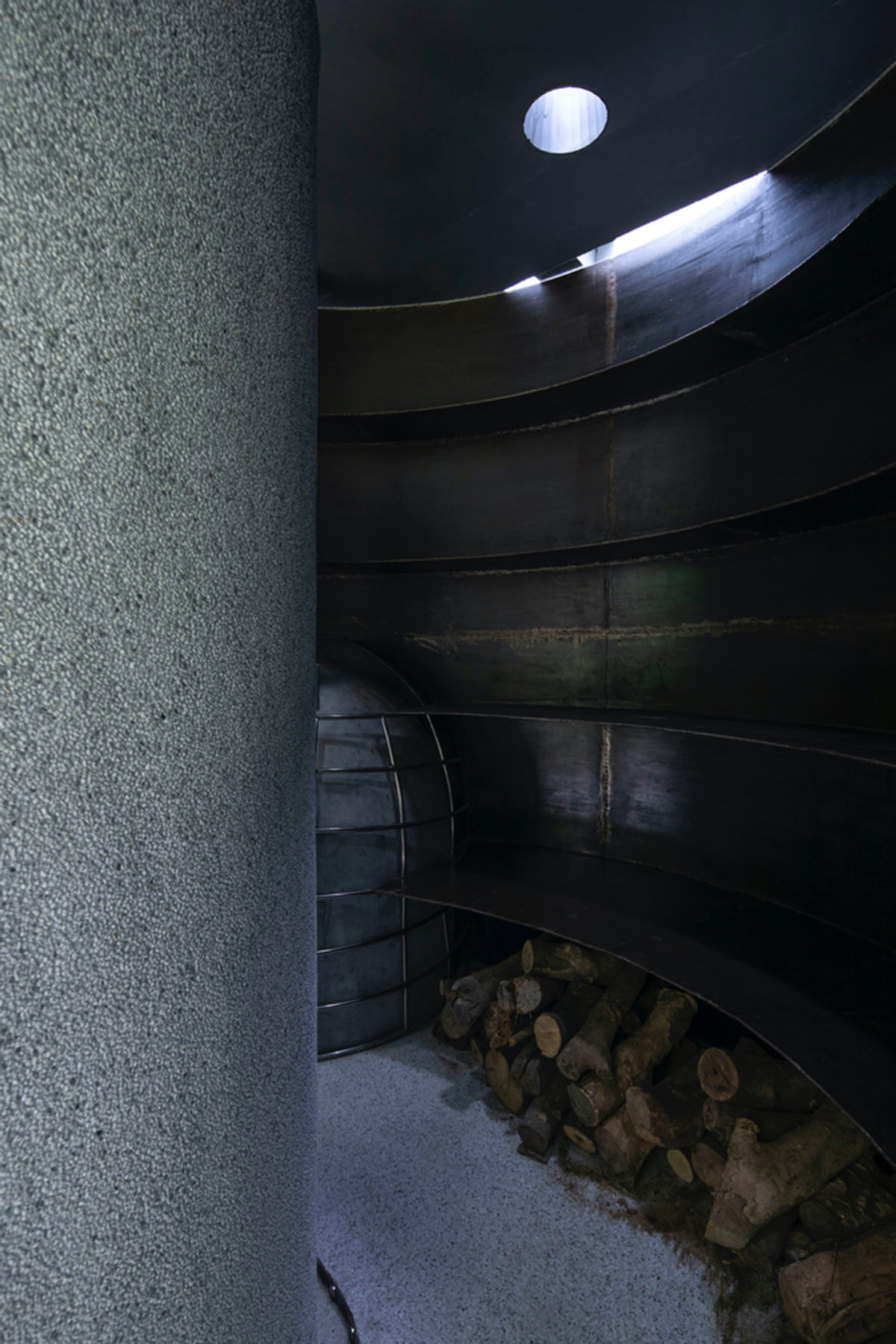 Atelier Liu Yuyang Architects built glassless yoga pavilion featuring silver roof set on a hill