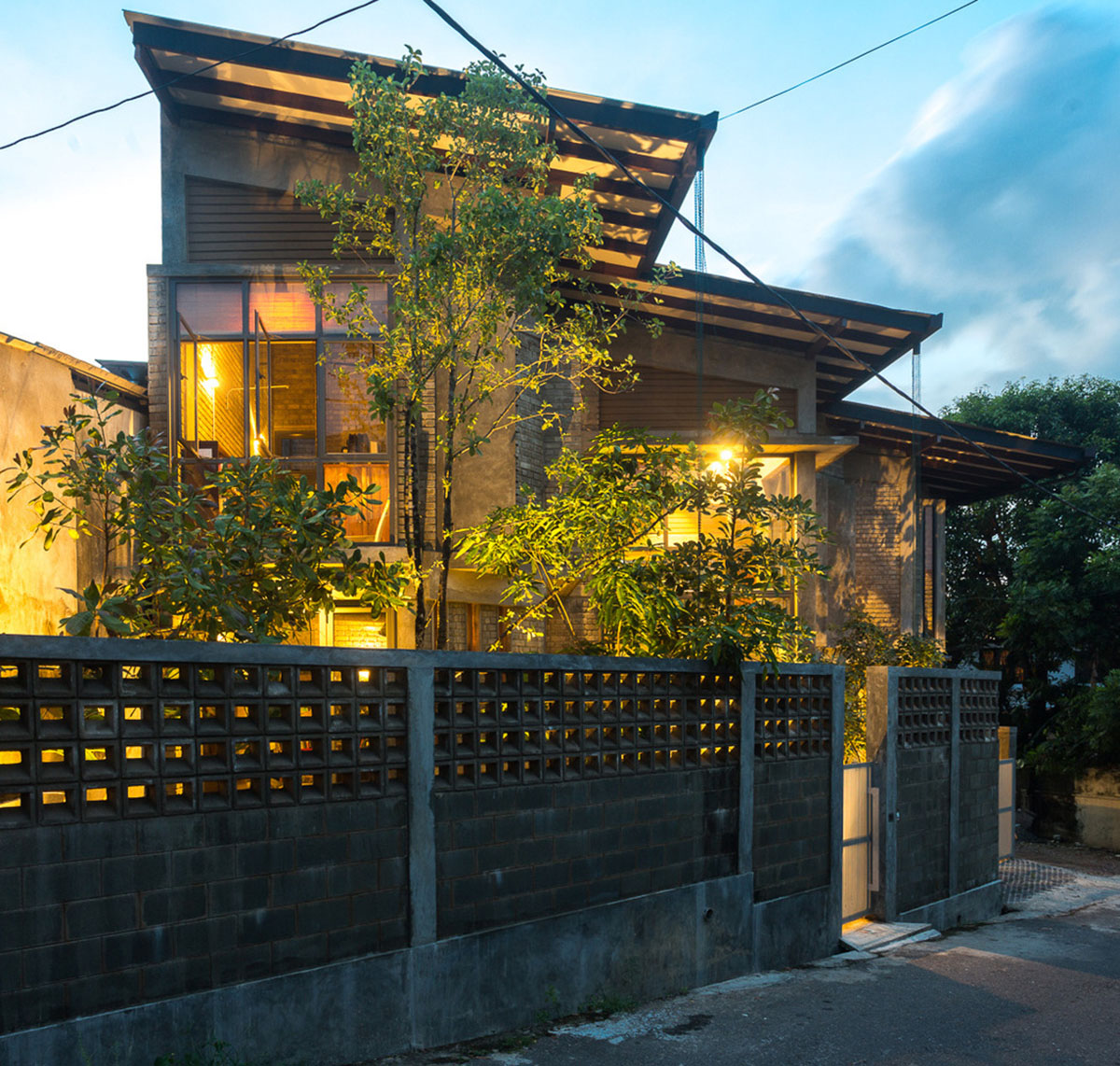 Chinthaka Wickramage Associates built Pagoda House with protruding facade in Sri Lanka