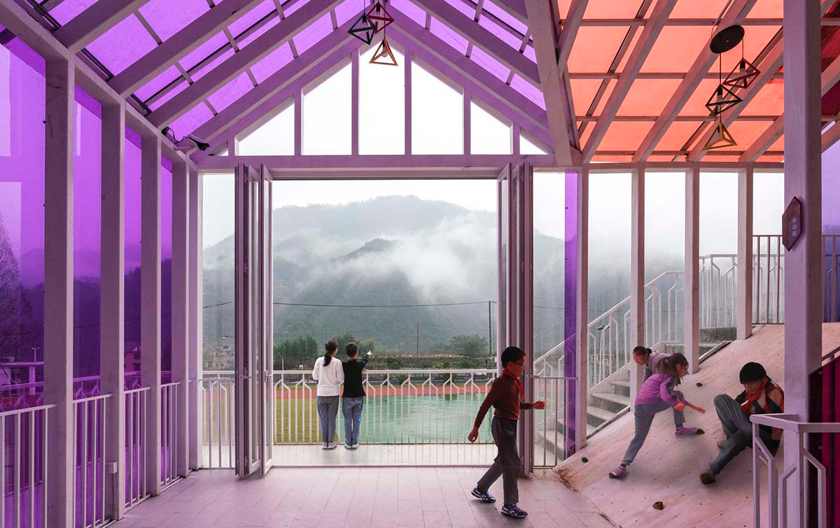 This colourful cottage-like primary school acts as a miniature mountain village in Hangzhou