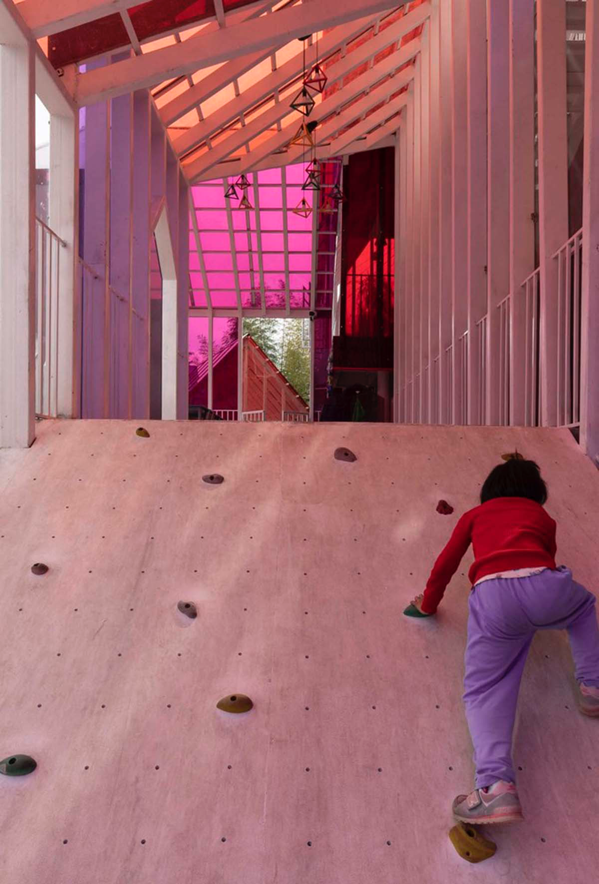 This colourful cottage-like primary school acts as a miniature mountain village in Hangzhou