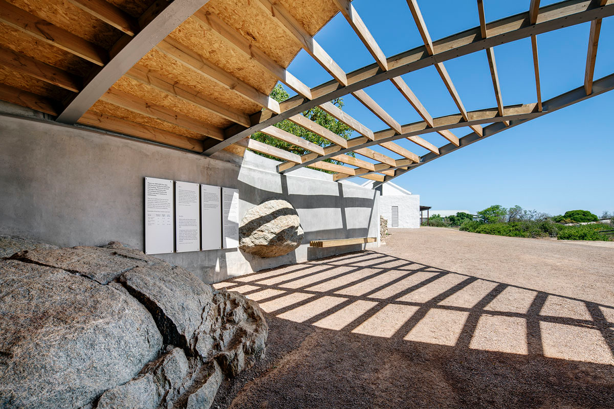 KLG Architects completes heritage center with undulating roof that acts as a small shelter