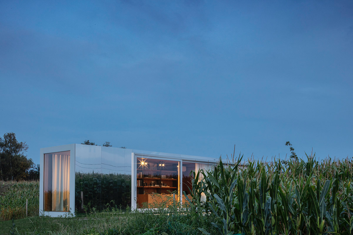 TOOP architectuur uses old shipping containers to convert them into architects' studio in Belgium