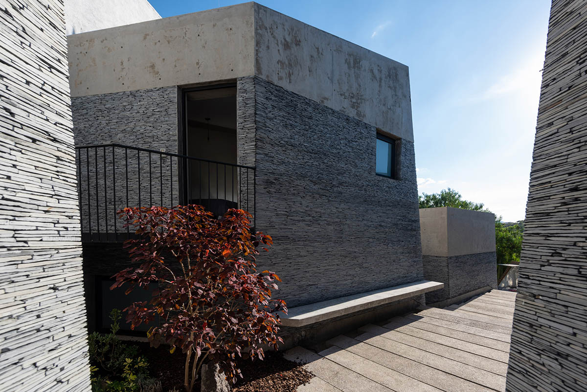 Rojkind Arquitectos completes weekend retreat with five prismatic volumes in Hidalgo, Mexico