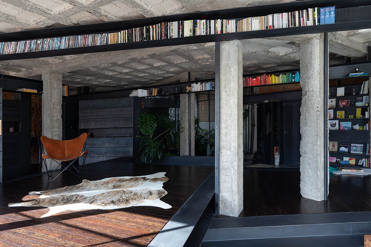 Aquiles Jarrín creates tropical interior in a Quito apartment featuring various layers of materials