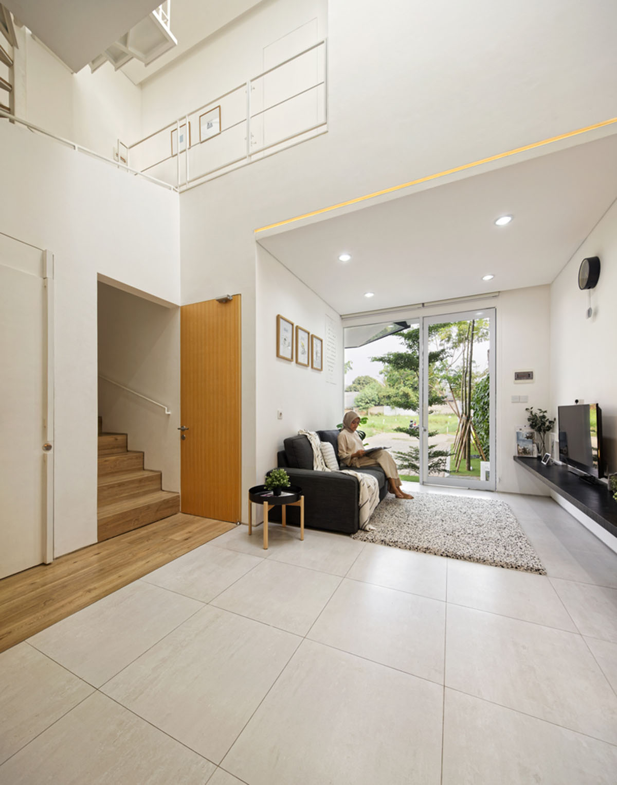 Delution designs a bold addition in a narrow plot in Indonesia