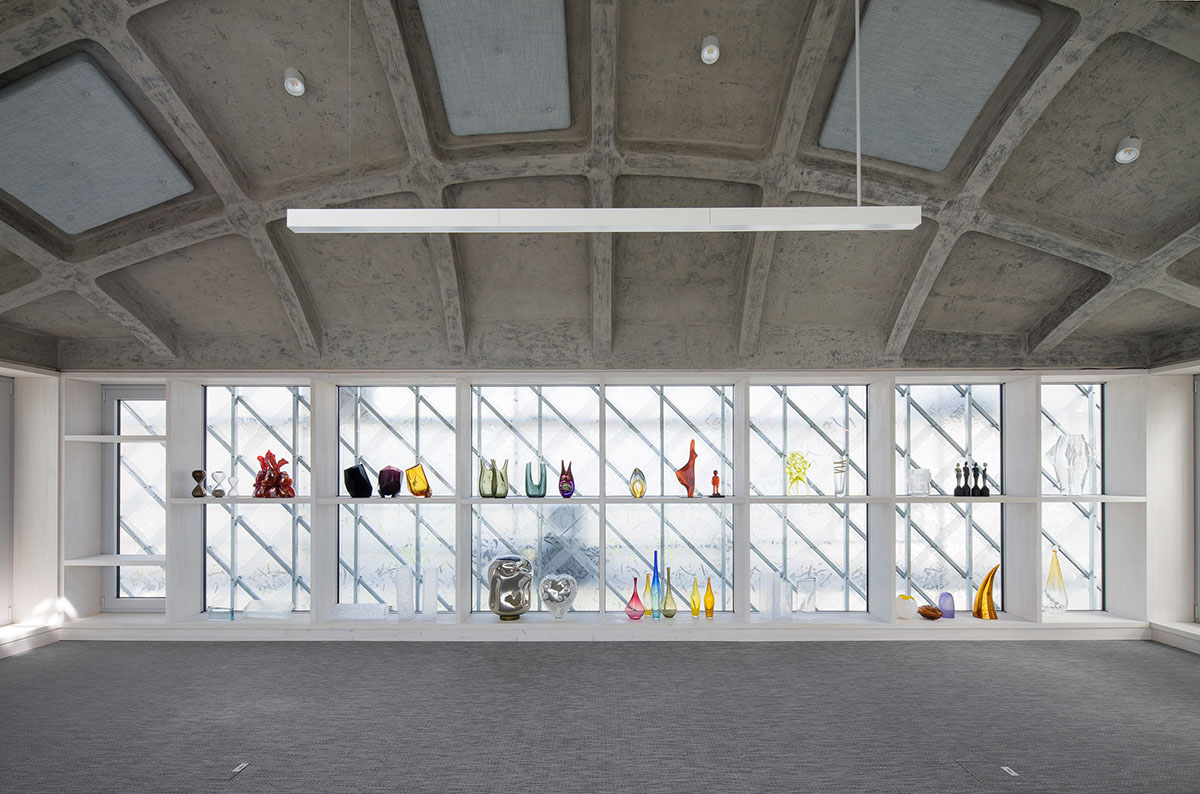 OV-A designs translucent Lasvit Headquarters reflecting glass making tradition of company in Nový Bor