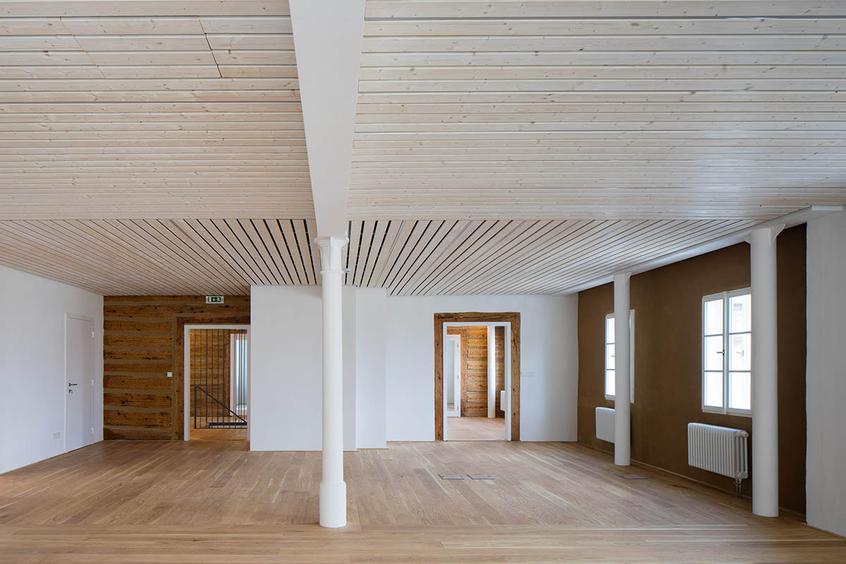 OV-A designs translucent Lasvit Headquarters reflecting glass making tradition of company in Nový Bor