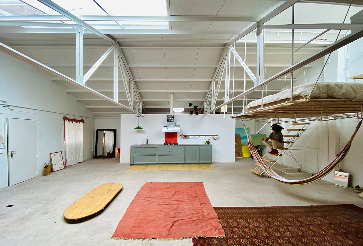 Pía Mendaro converts warehouse into an artist's studio-house that is fully reconfigurable in Madrid
