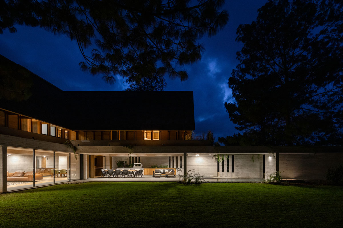 Estudio MMX designs club house creating diagonal landscaped spaces in Mexico