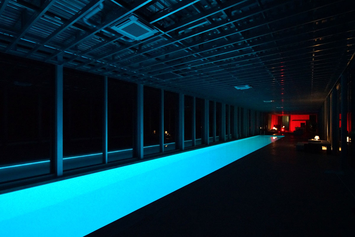 Film producer Chris Hanley's Invisible House reflects its surrounding desert landscape