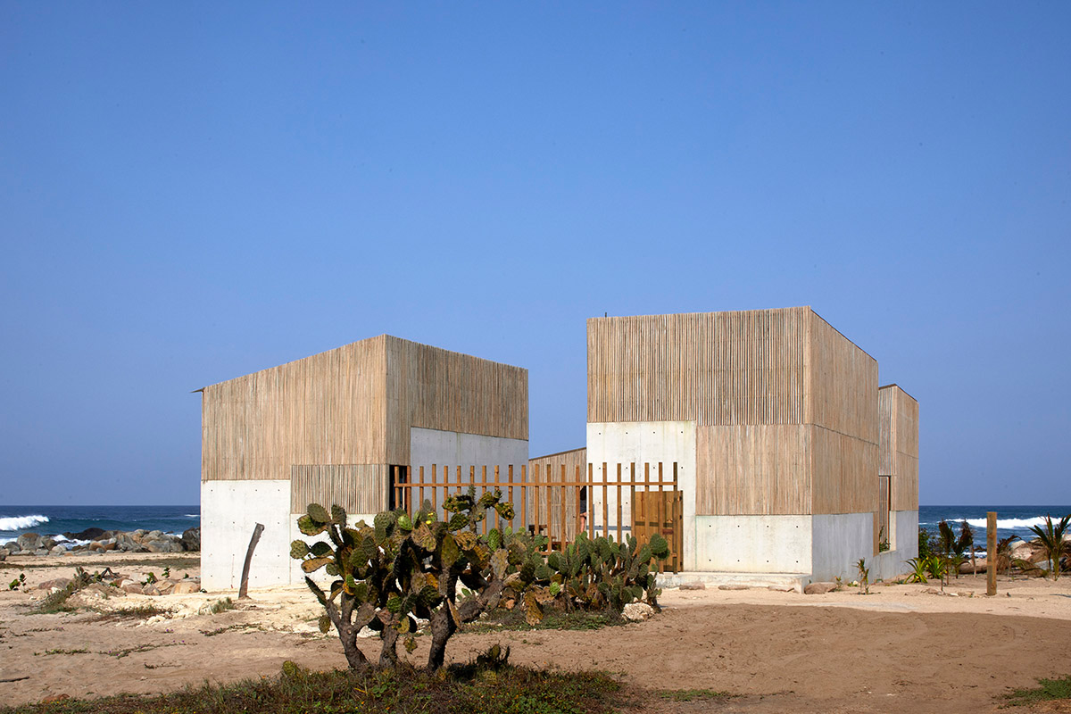 Four concrete and wooden volumes form Casa Naila paying tribute to Oaxaca’s rural architecture