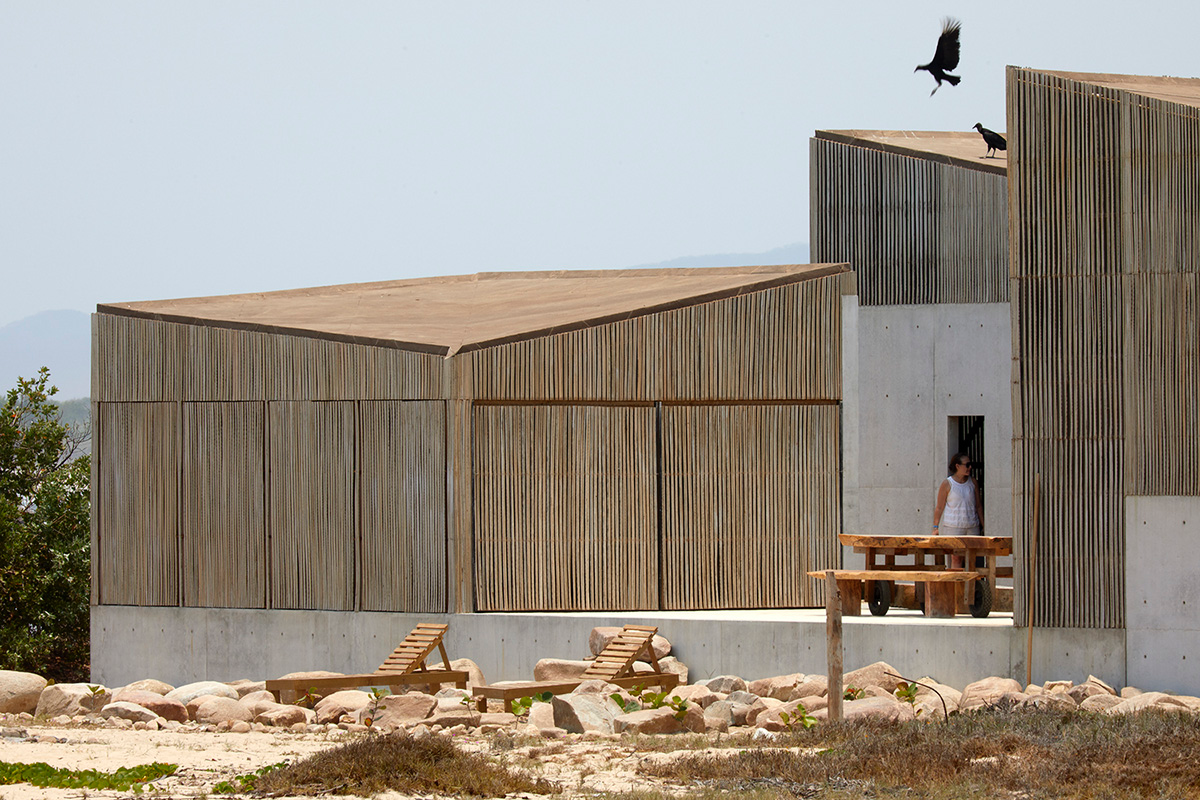 Four concrete and wooden volumes form Casa Naila paying tribute to Oaxaca’s rural architecture