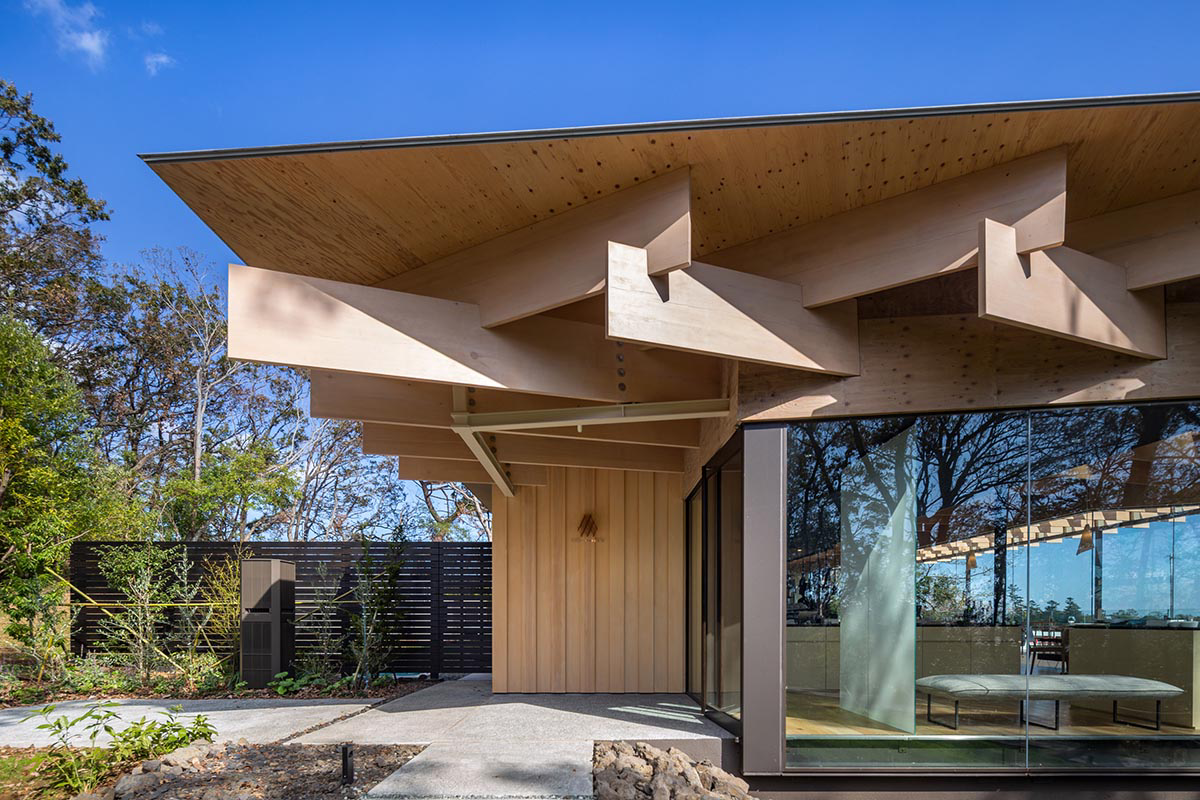 Kengo Kuma built restaurant that features striking roof with interlocking cypress-wood planks