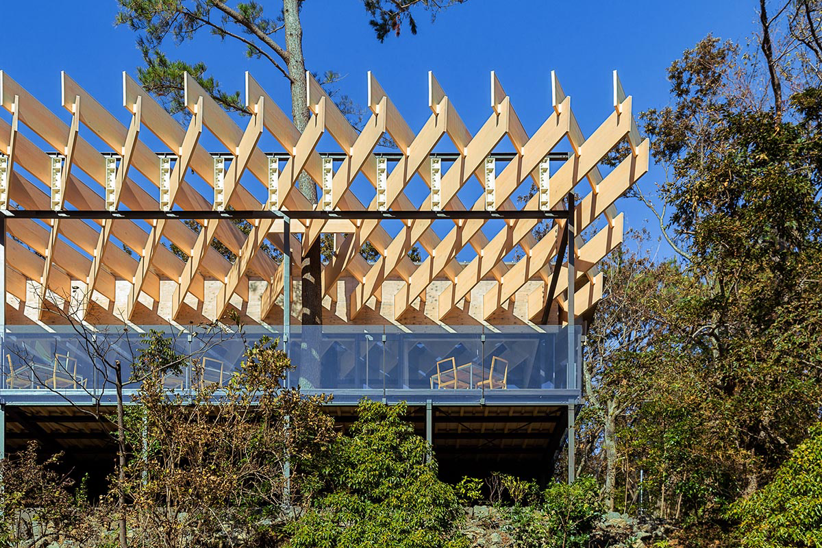 Kengo Kuma built restaurant that features striking roof with interlocking cypress-wood planks