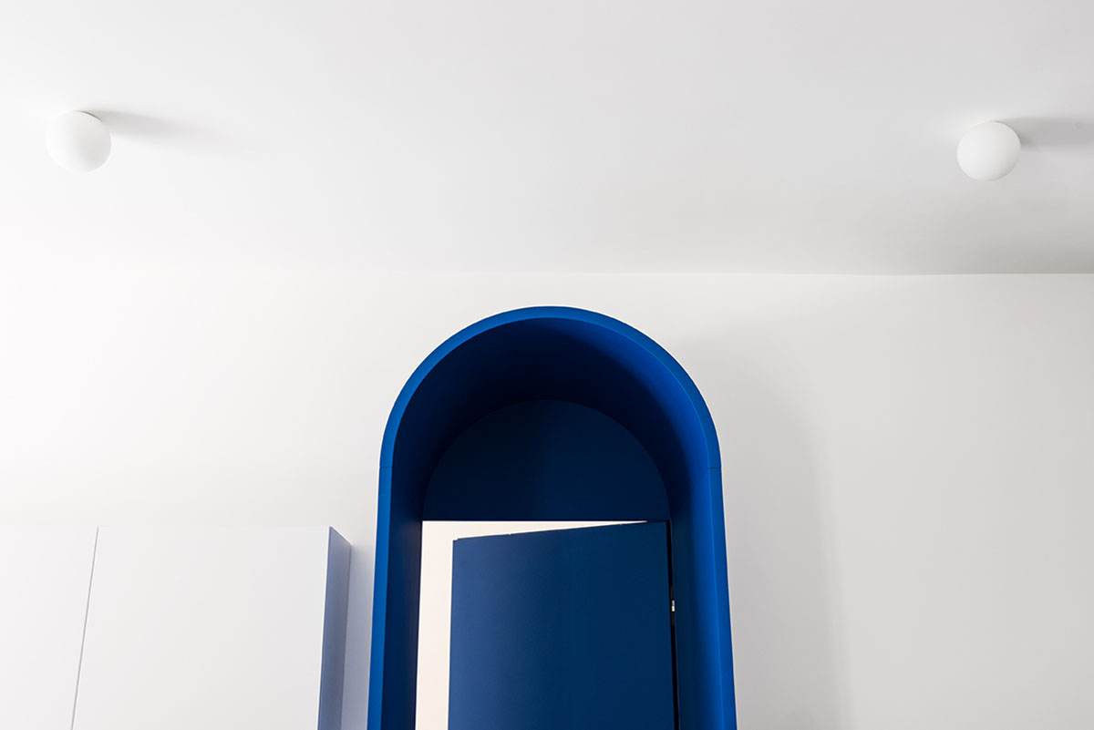 La Macchina Studio revives old apartment with theatrical and colorful interiors in Rome