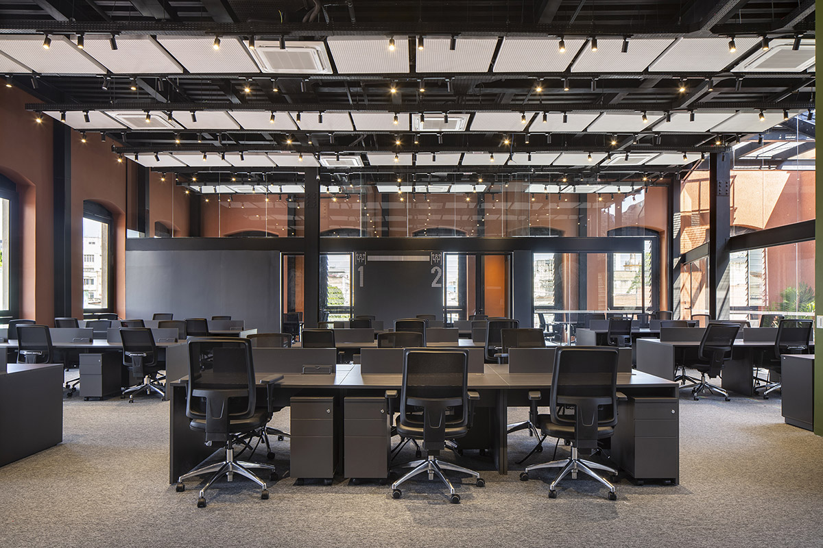 Laurent Troost Architectures revives abandoned heritage building as an innovation house in Brazil