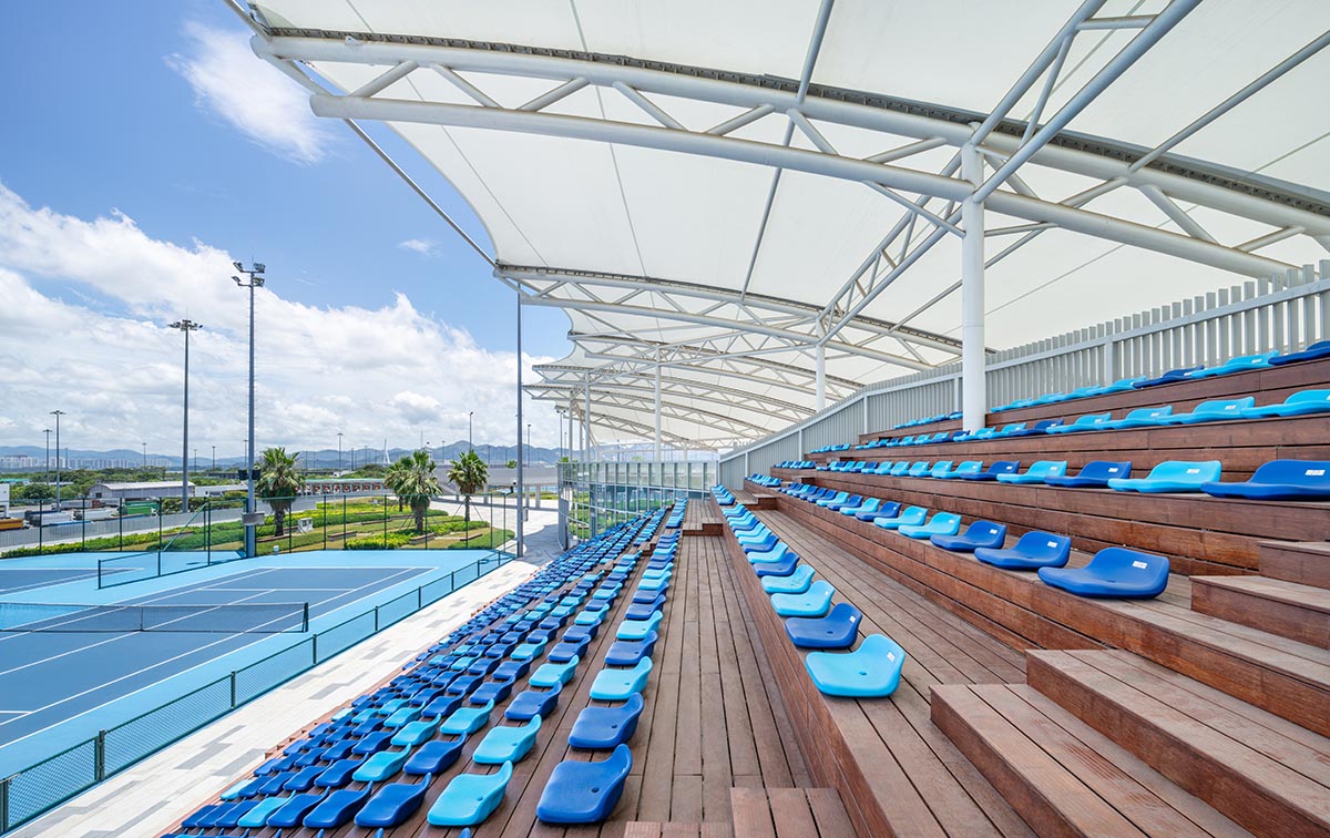 Crossboundaries converts old unused rooftop into a 1.2-km-long recreational urban strip in Shenzhen