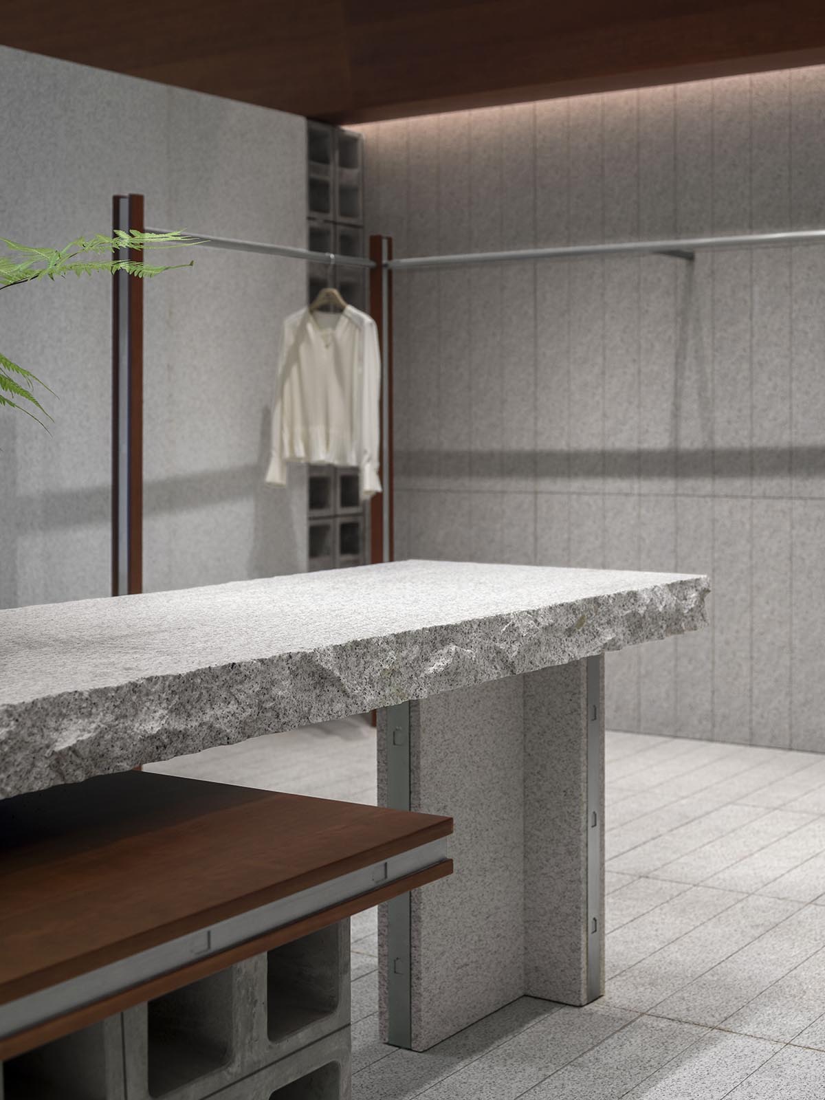 LubanEra·Design completes retail store breaking spatial constraints with dynamic form and symbiosis