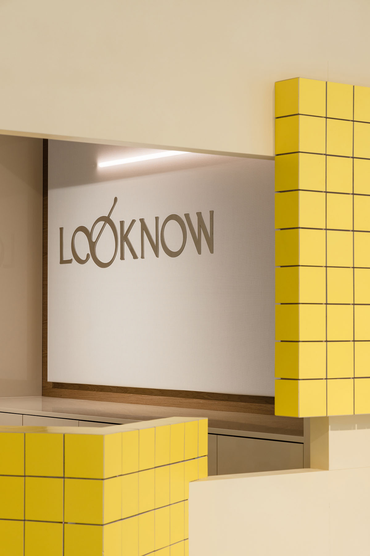 Sò Studio combines Live Artwork and Resident In for LOOKNOW Flagship Store in Shanghai 