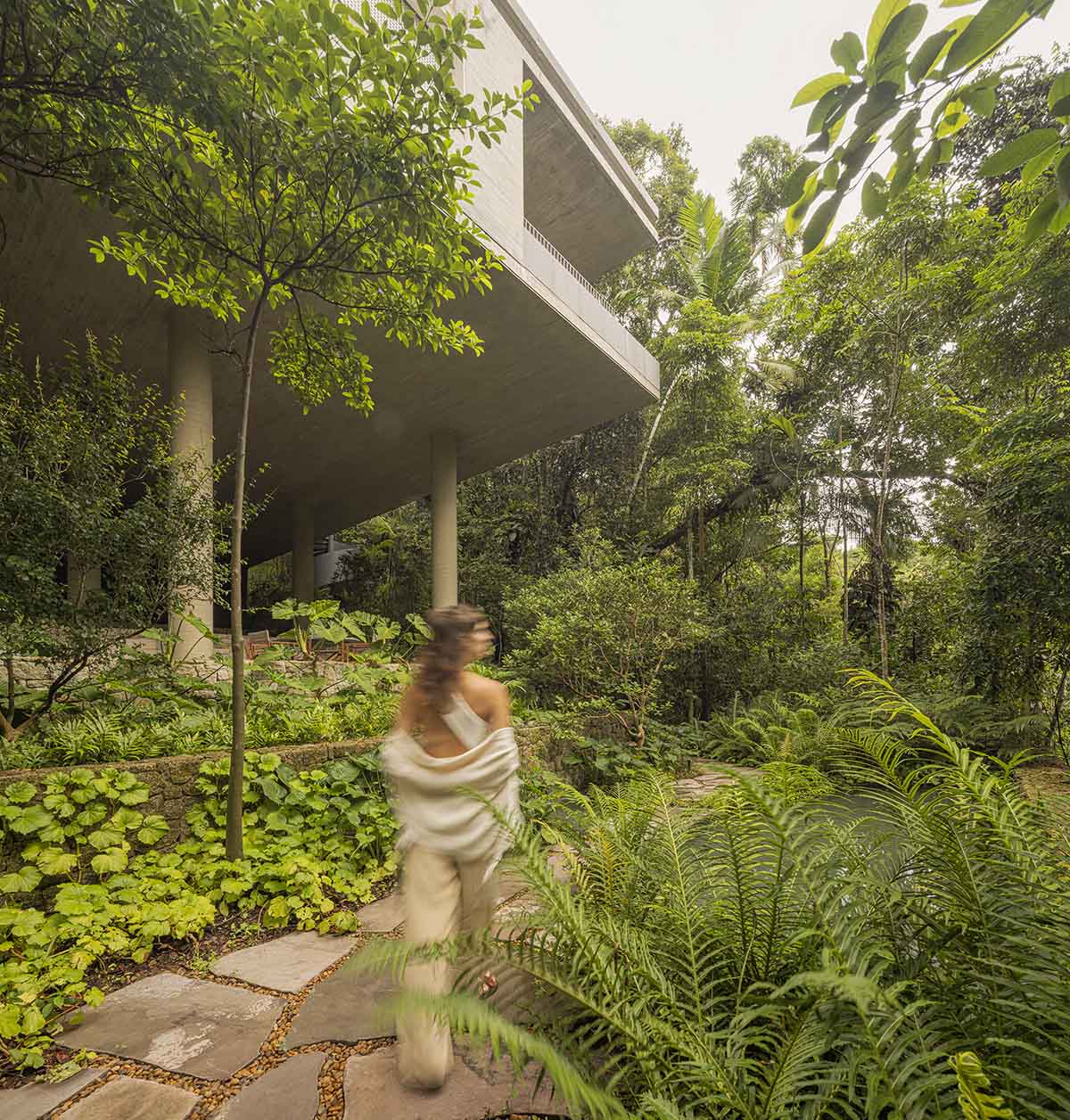 Canopy House by Studio MK27 barely touches the ground amidst Brazilian tropical forest
