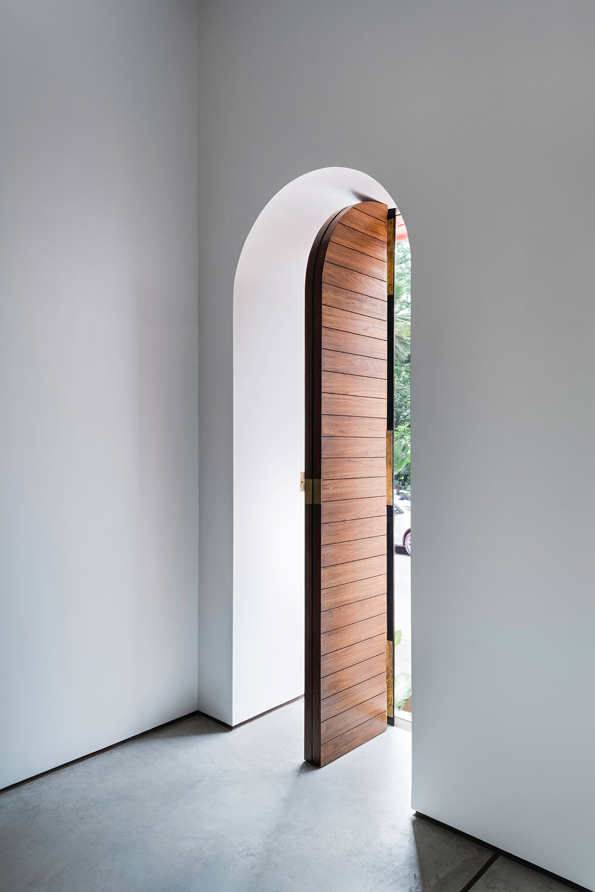 SquareWorks converts former Victorian Gothic style building into an art gallery in Mumbai
