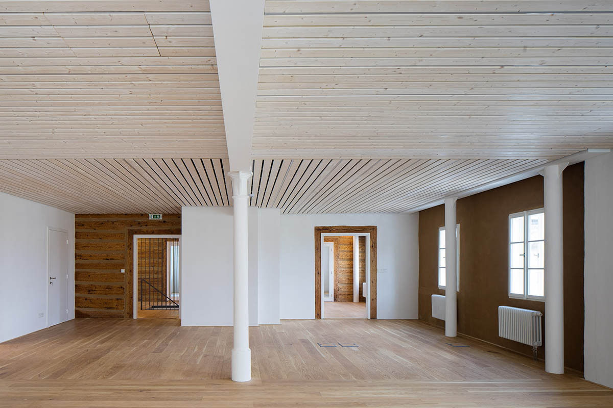 OV-A designs translucent Lasvit Headquarters reflecting glass making tradition of company in Nový Bor