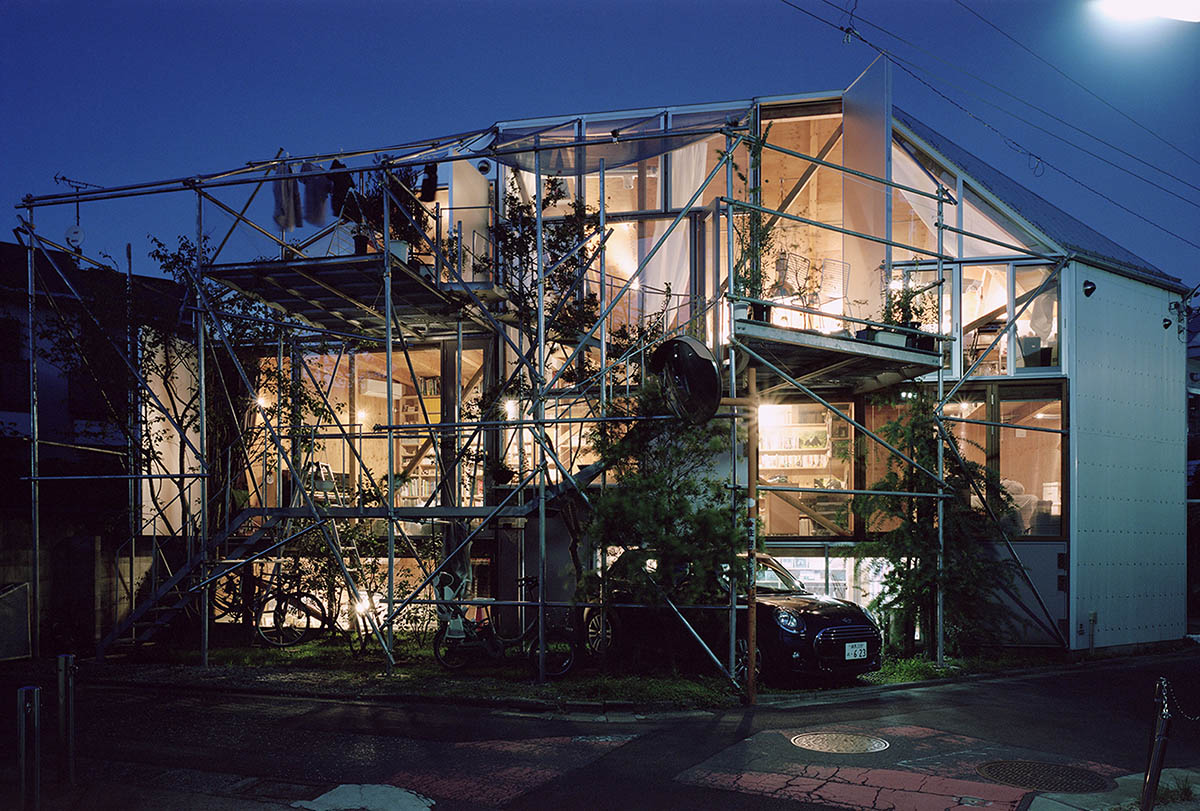 Daita2019 House by Suzuko Yamada Architects takes its language from the complexity of linear elements