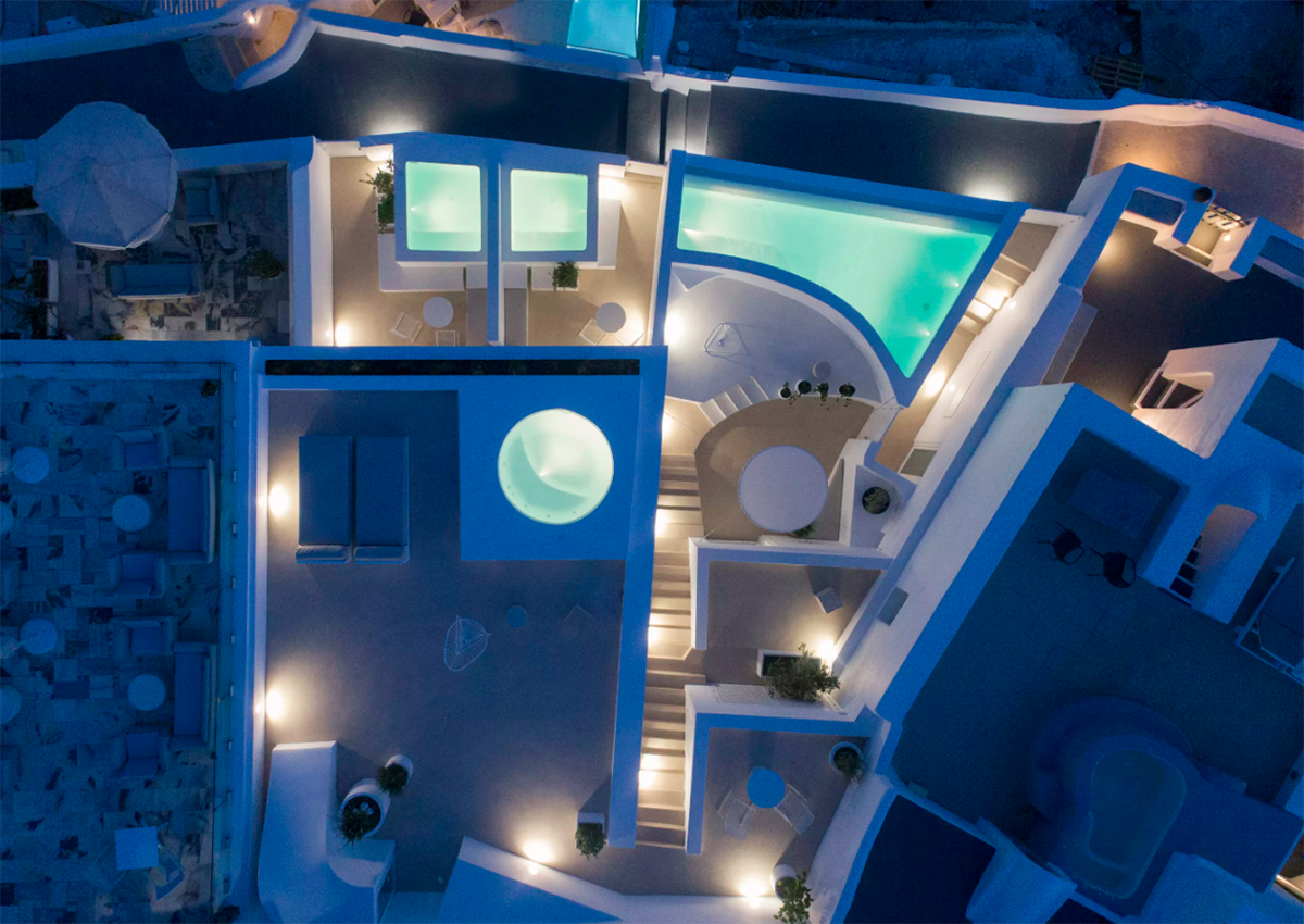 Kapsimalis Architects' Summer Residence in Santorini presents exploration of amorphous curves